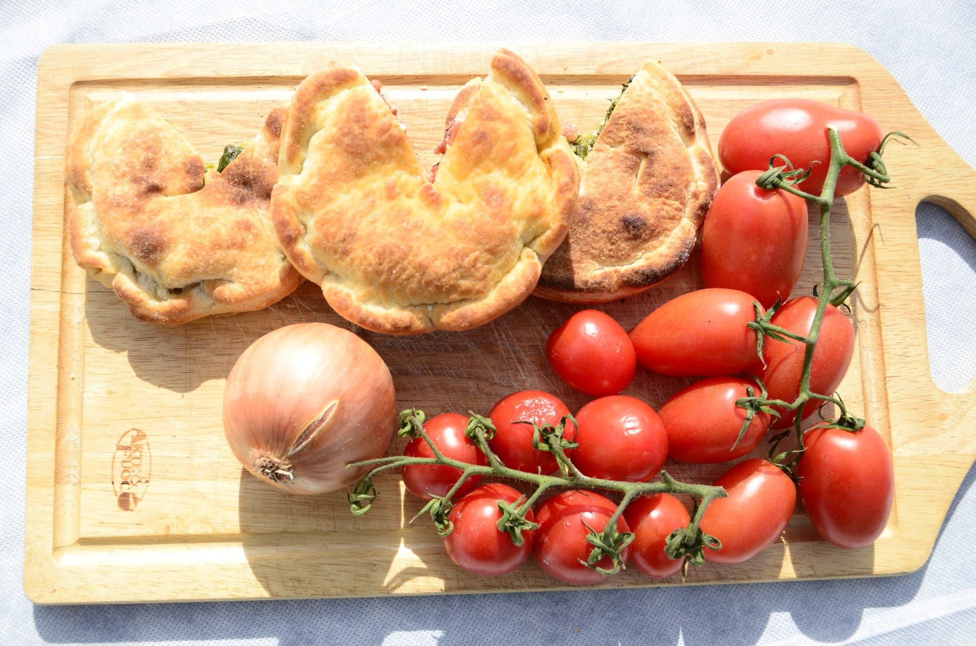 Tiella di Gaeta appena sfornata